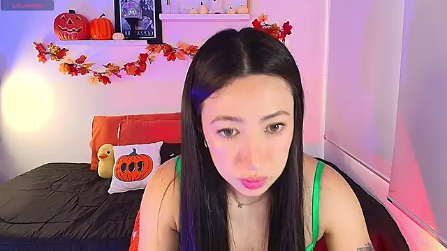 lilyy evanss online show from 10-27-25, 09:16