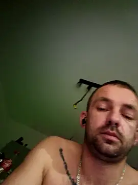 Snapshot of magicSeX4You chatting on 10-27-25, 10:22 magicSeX4You online show from 10-27-25, 10:22