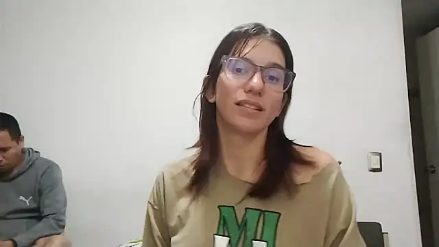 Snapshot of Luna-e-Franco1 chatting on 04-17-26, 11:40 Luna-e-Franco1 online show from 04-17-26, 11:40