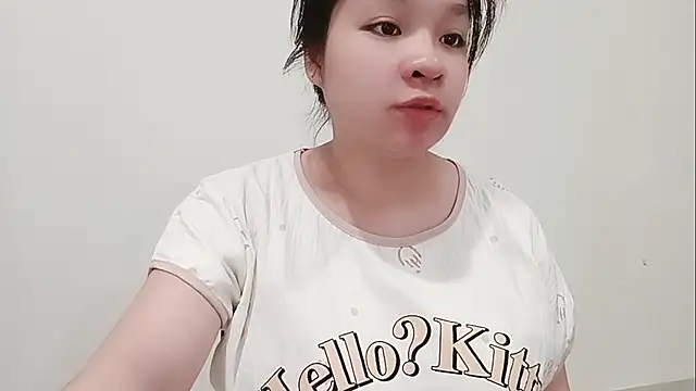 Snapshot of Milajinxi chatting on 05-15-26, 01:03 Milajinxi online show from 05-15-26, 01:03