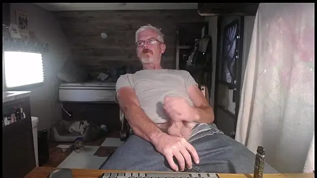 Snapshot of Di9ital069 chatting on 10-14-25, 05:24 Di9ital069 online show from 10-14-25, 05:24