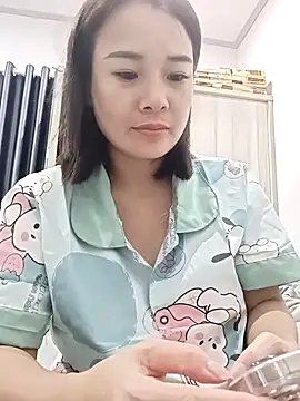 Snapshot of AnNa-99 chatting on 11-05-25, 03:37 AnNa-99 online show from 11-05-25, 03:37