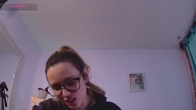 Lucy Princes online show from 02-26-25, 05:24