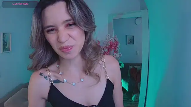 Lucy Princes online show from 09-20-25, 01:54