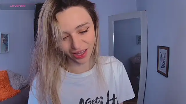 Lucy Princes online show from 03-20-25, 05:02