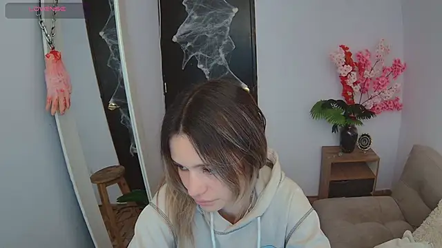 Lucy Princes online show from 10-07-25, 03:57