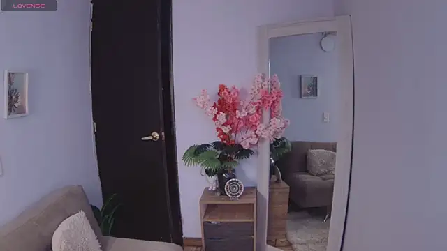 Lucy Princes online show from 09-14-25, 04:57