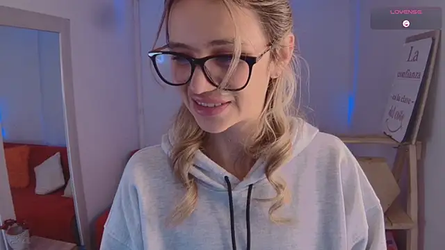 Lucy Princes online show from 01-27-25, 06:09