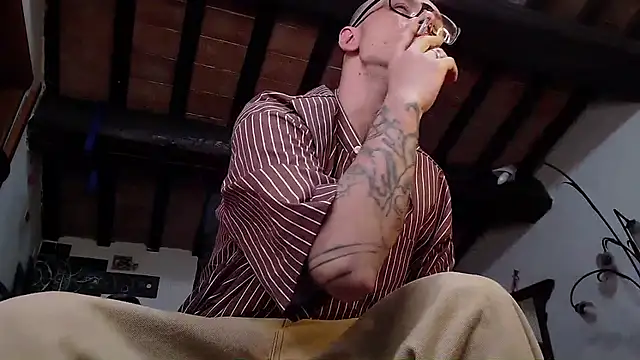 Snapshot of cek_186 chatting on 03-13-26, 08:14 cek 186 online show from 03-13-26, 08:14