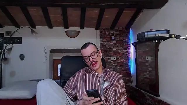 Snapshot of cek_186 chatting on 02-28-26, 10:48 cek 186 online show from 02-28-26, 10:48