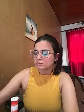 Snapshot of CamilaSofiia chatting on 04-23-26, 10:00 CamilaSofiia online show from 04-23-26, 10:00