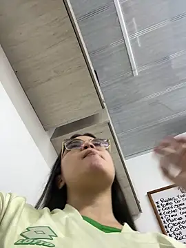 CamilaSofiia online show from 11-26-25, 08:53