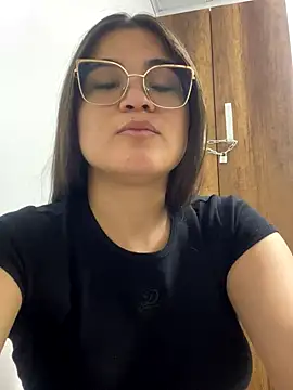 CamilaSofiia online show from 11-04-25, 09:07