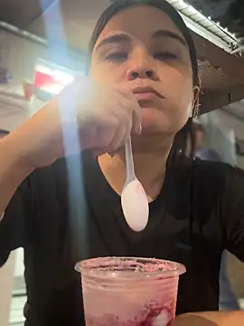 CamilaSofiia online show from 06-11-26, 11:24