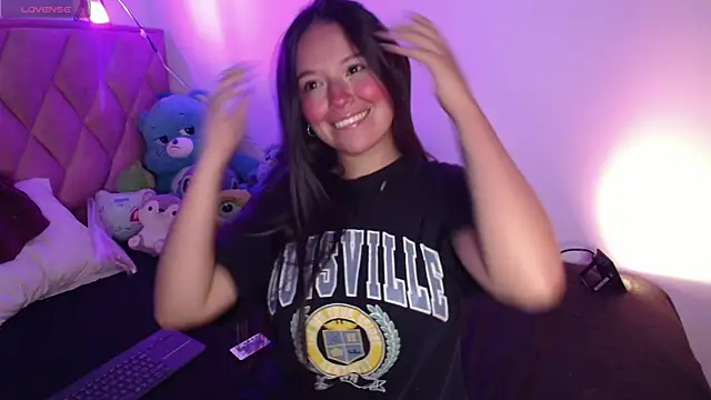 Snapshot of Lexie_Thompson10 chatting on 01-19-26, 02:15 Lexie Thompson10 online show from 01-19-26, 02:15