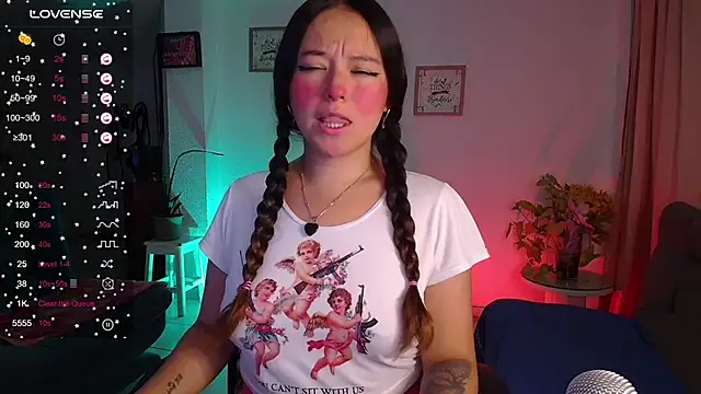 Snapshot of Lexie_Thompson10 chatting on 02-23-25, 05:23 Lexie Thompson10 online show from 02-23-25, 05:23