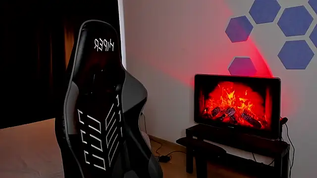 Chris Tyson online show from 11-25-25, 06:58