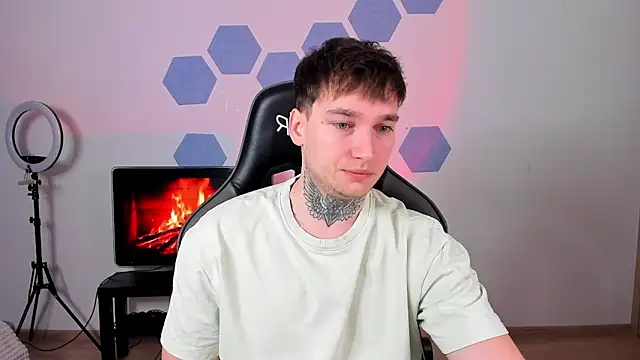 Chris Tyson online show from 12-17-25, 09:03