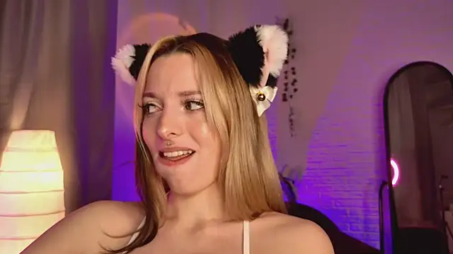 LoraaDoll online show from 03-18-25, 02:17