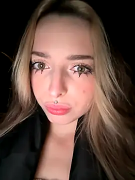 LoraaDoll online show from 11-20-25, 04:29