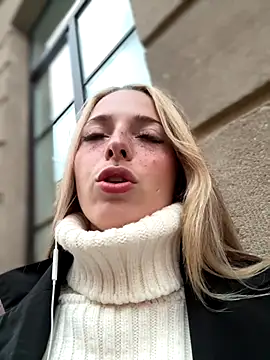 LoraaDoll online show from 09-25-25, 03:40