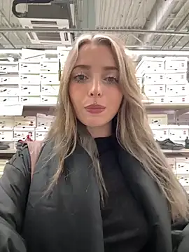 LoraaDoll online show from 10-25-25, 02:50