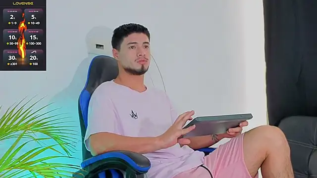 EdwardRoss  online show from 12-04-25, 08:30