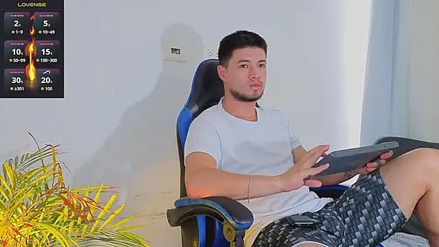 EdwardRoss  online show from 03-23-26, 07:36