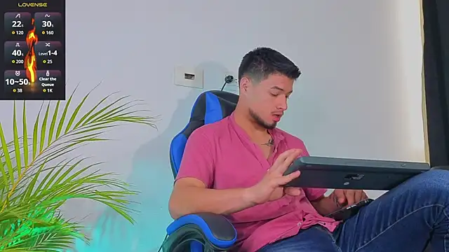 EdwardRoss  online show from 10-16-25, 08:28