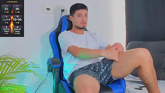 EdwardRoss  online show from 10-30-25, 07:44