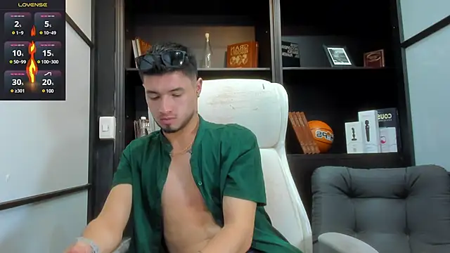 EdwardRoss  online show from 03-21-25, 08:08