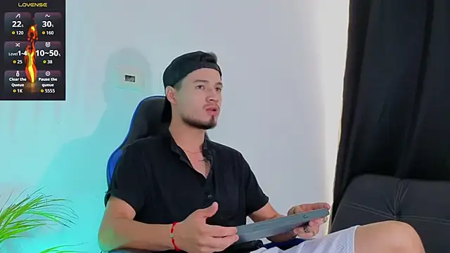 EdwardRoss  online show from 01-08-26, 07:31