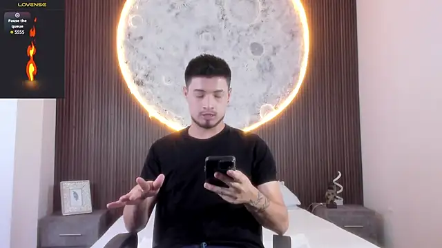 EdwardRoss  online show from 12-17-25, 08:14