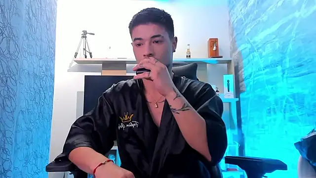 EdwardRoss  online show from 02-06-26, 11:23