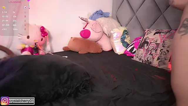 crystalcherr online show from 10-11-25, 02:18