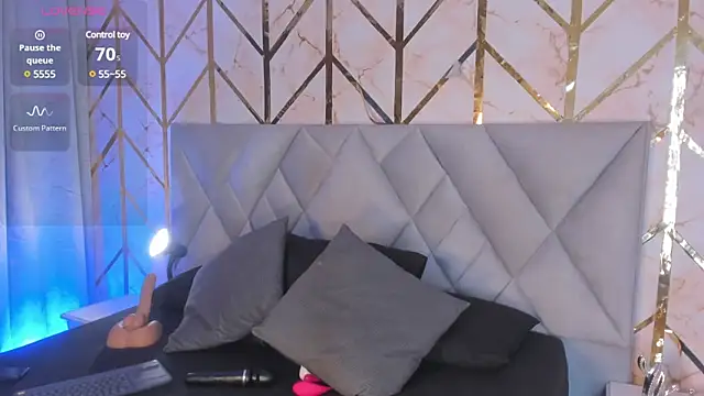 Snapshot of Arianabromw chatting on 03-22-25, 07:42 Arianabromw online show from 03-22-25, 07:42