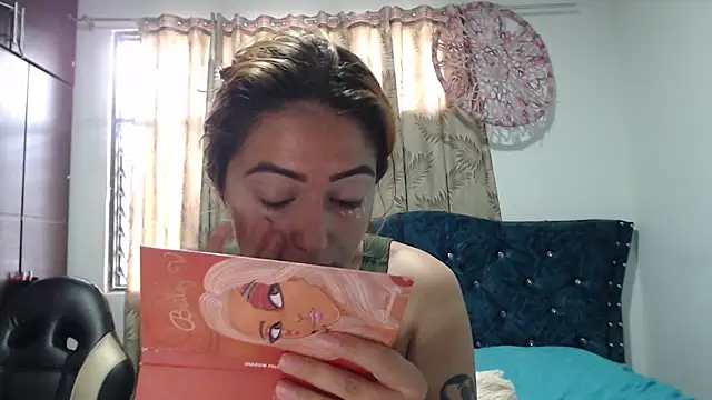 Kate lorens9 online show from 11-11-25, 12:44