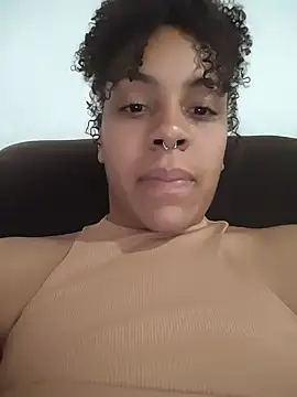 Snapshot of Julia_Pretinha chatting on 12-15-25, 01:06 Julia Pretinha online show from 12-15-25, 01:06