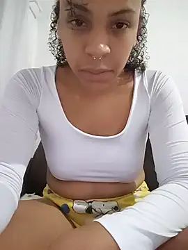 Snapshot of Julia_Pretinha chatting on 12-04-25, 01:04 Julia Pretinha online show from 12-04-25, 01:04