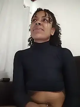 Snapshot of Julia_Pretinha chatting on 12-18-25, 12:20 Julia Pretinha online show from 12-18-25, 12:20