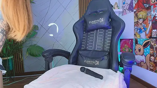 Snapshot of Fluffy_Bubble21 chatting on 04-06-26, 04:46 Fluffy Bubble21 online show from 04-06-26, 04:46