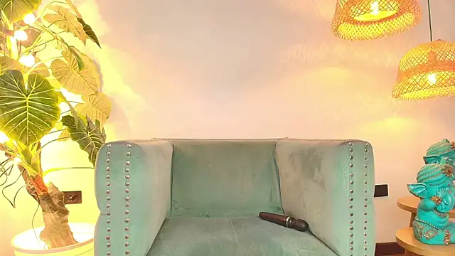 Fluffy Bubble21 online show from 12-20-25, 04:15