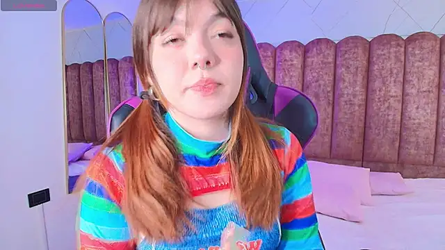 Snapshot of Fluffy_Bubble21 chatting on 03-19-26, 04:12 Fluffy Bubble21 online show from 03-19-26, 04:12