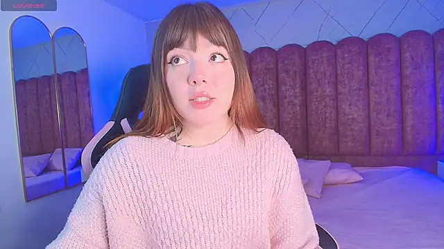 Snapshot of Fluffy_Bubble21 chatting on 04-13-26, 04:16 Fluffy Bubble21 online show from 04-13-26, 04:16