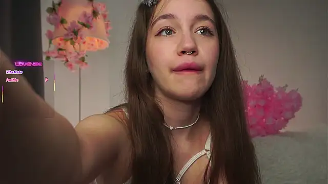 AmiLewis online show from 09-26-25, 01:12