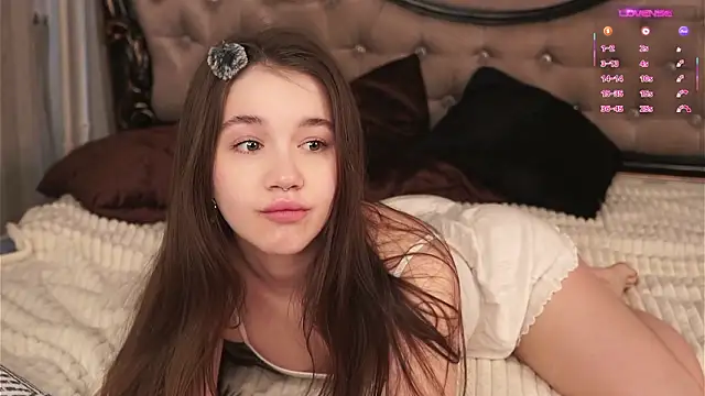 AmiLewis online show from 03-05-26, 01:13