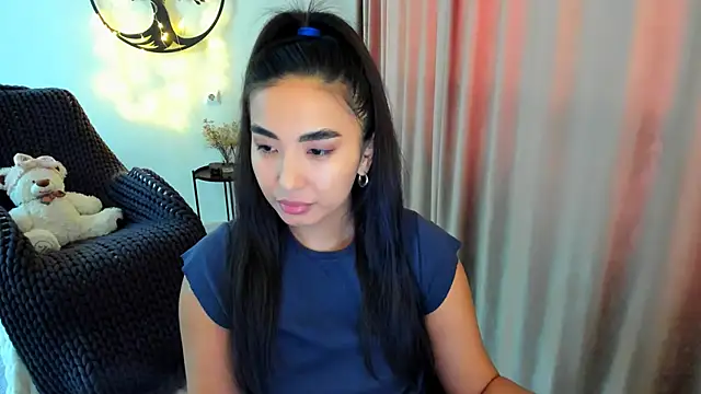 Snapshot of worldofkim chatting on 02-11-26, 10:26 worldofkim online show from 02-11-26, 10:26