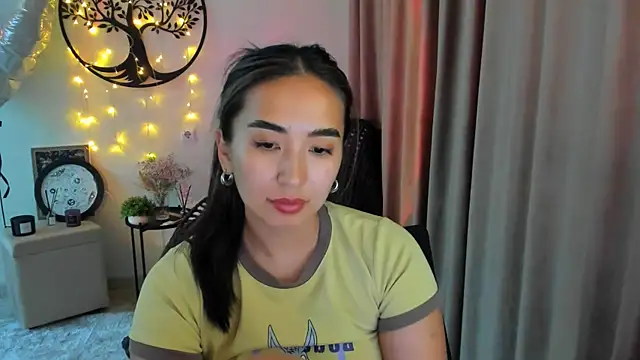 worldofkim online show from 05-18-26, 02:11