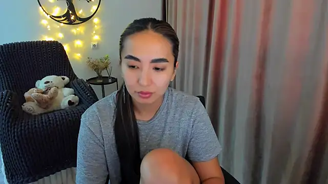 Snapshot of worldofkim chatting on 02-26-26, 05:18 worldofkim online show from 02-26-26, 05:18