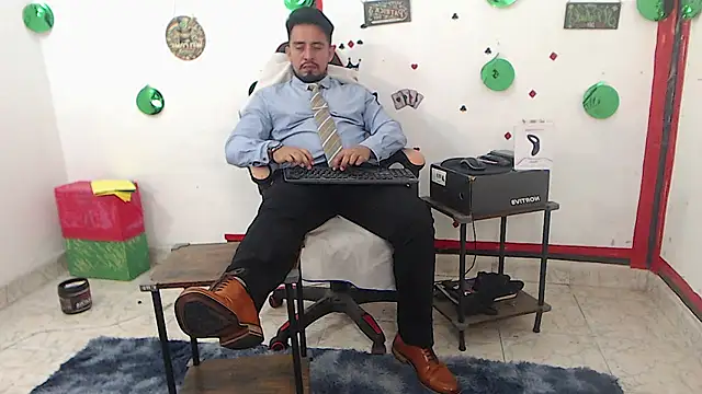 Snapshot of KalethBigDick chatting on 06-28-26, 04:19 KalethBigDick online show from 06-28-26, 04:19